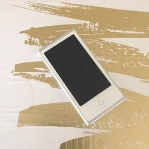 iPod Nano model A1446. Silver and white.